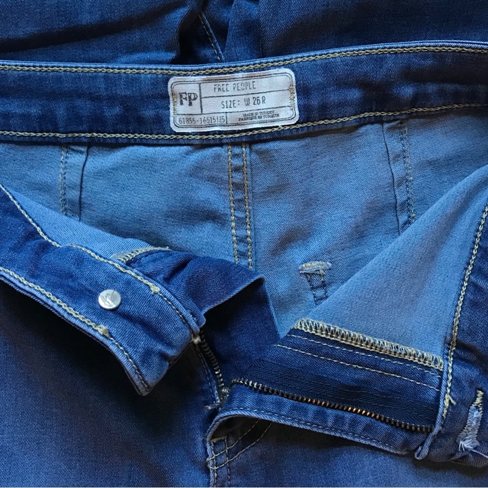 Free People Just Float On Super Wide Flare Jeans Size 26R - Picture 5 of 7